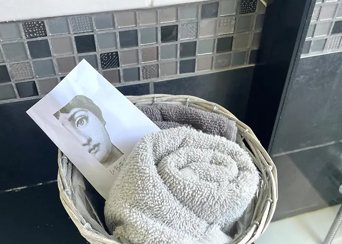 La Butte Enchantee - Wifi Fibre Tv - Baignoire - Parking Gratuit Apartamento *